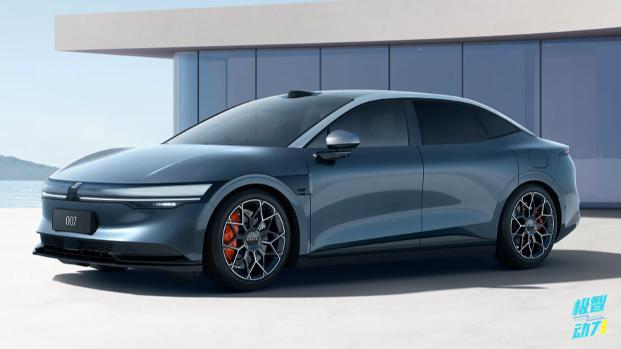 极氪007 vs 小鹏P7i：电动轿跑巅峰对决，谁更能打动你的心？