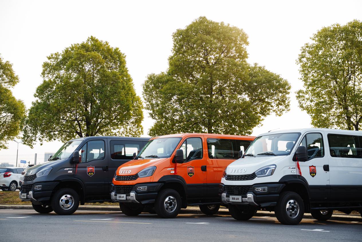 欧霸·山海新车交付,四驱依维柯真的来了!插图5 欧霸·山海新车交付,四驱依维柯真的来了!插图5