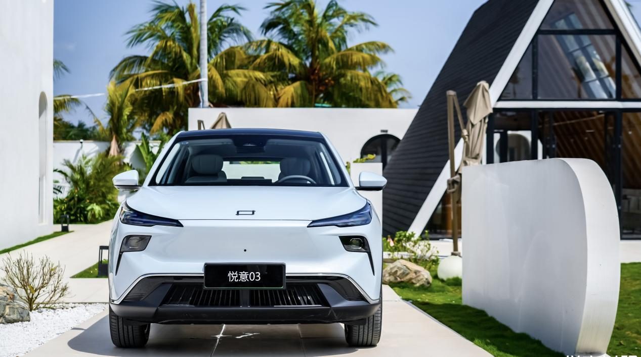 一汽奔腾悦意03首试：大厂品质，智能和底盘有惊喜