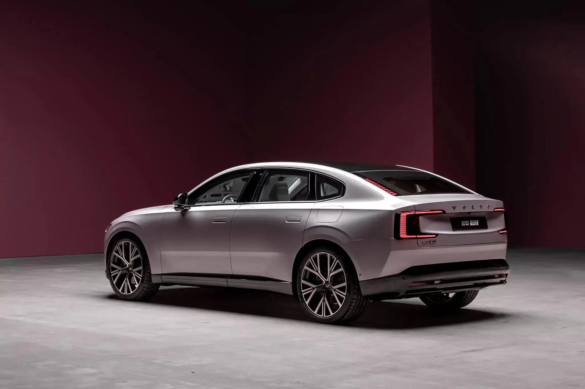 沃尔沃版“帕拉梅拉”来了！轴距3米1+激光雷达，3.9秒破百插图2