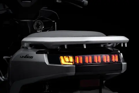 颠覆与传承:五羊本田NWG150全能踏板如何改写150cc市场规则?插图6 颠覆与传承:五羊本田NWG150全能踏板如何改写150cc市场规则?插图6