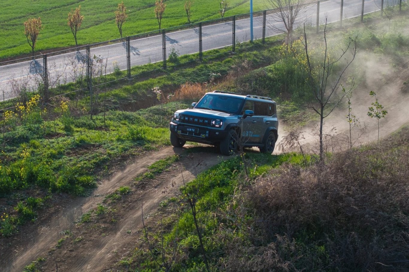 既能城市代步，又能荒漠越野！试驾捷途山海T1和T2