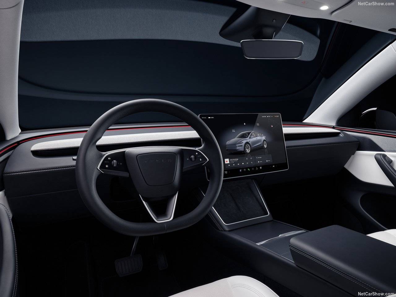 从零跑B10座舱，解构仪表板20年变迁史