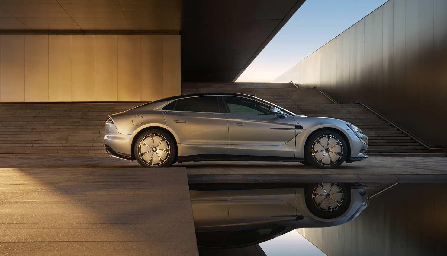 仰望U7上市售62.8万元起 云辇-Z+易四方开启新能源汽车“四电时代”插图4