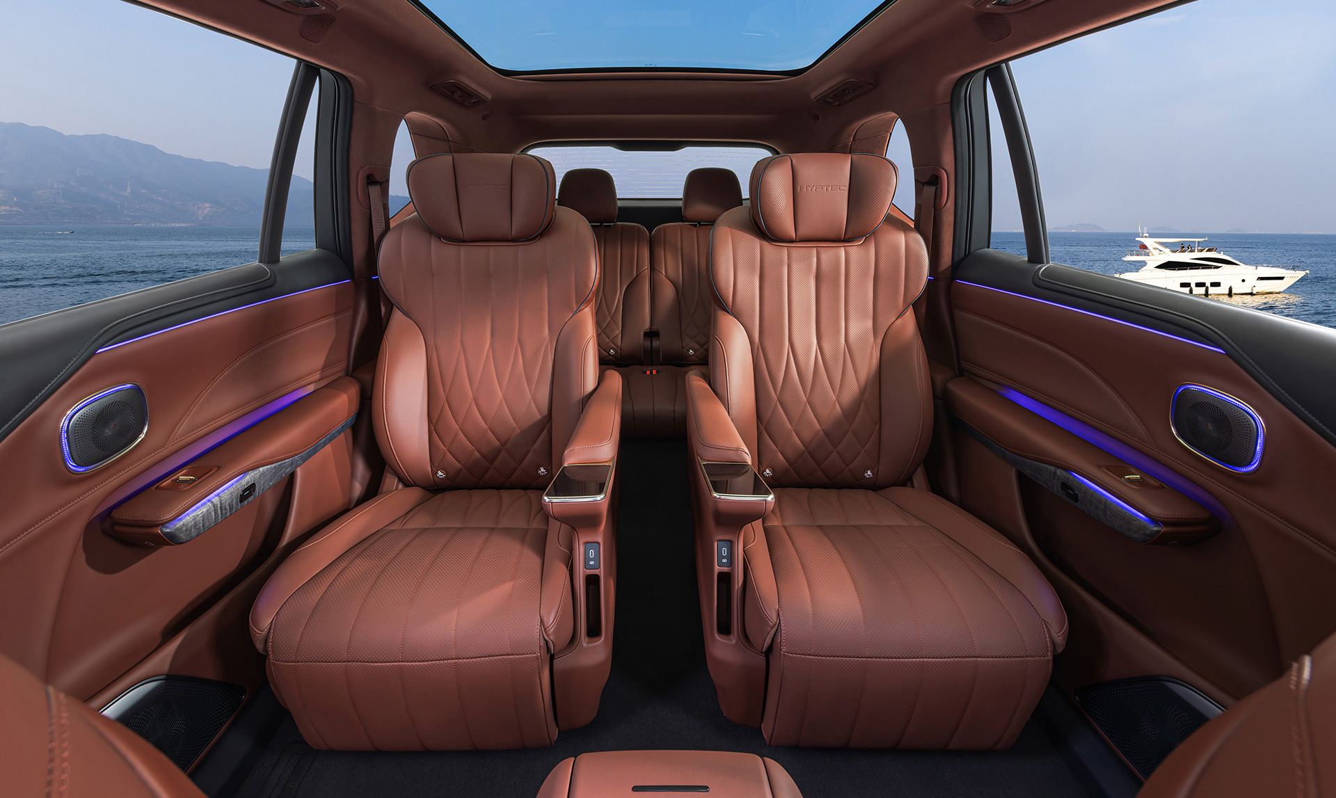 30万买“陆地游艇”？昊铂HL对标理想L8，狠起来真可怕插图3