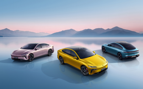 开启缤纷出行体验  东风奕派eπ007春日限定改色正式上线