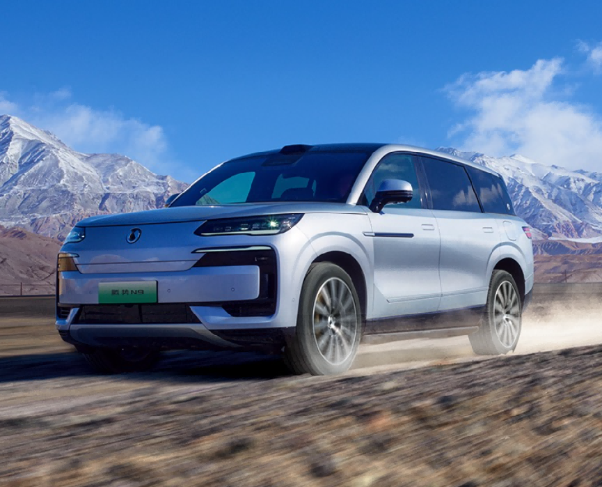 比亚迪新旗舰SUV，时速180KM爆胎不失控，加速3.9秒，油耗6.3L