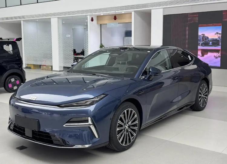 吉利银河星耀8将开启预售 定位中大型轿车/5月上市