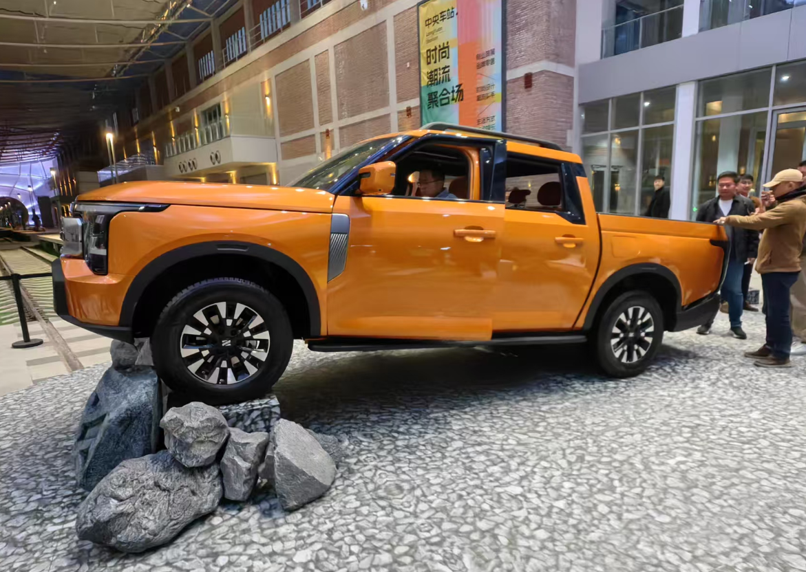 皮卡累销超150万的郑州日产，再推劲爆新品，预售价仅11.99万起！插图8