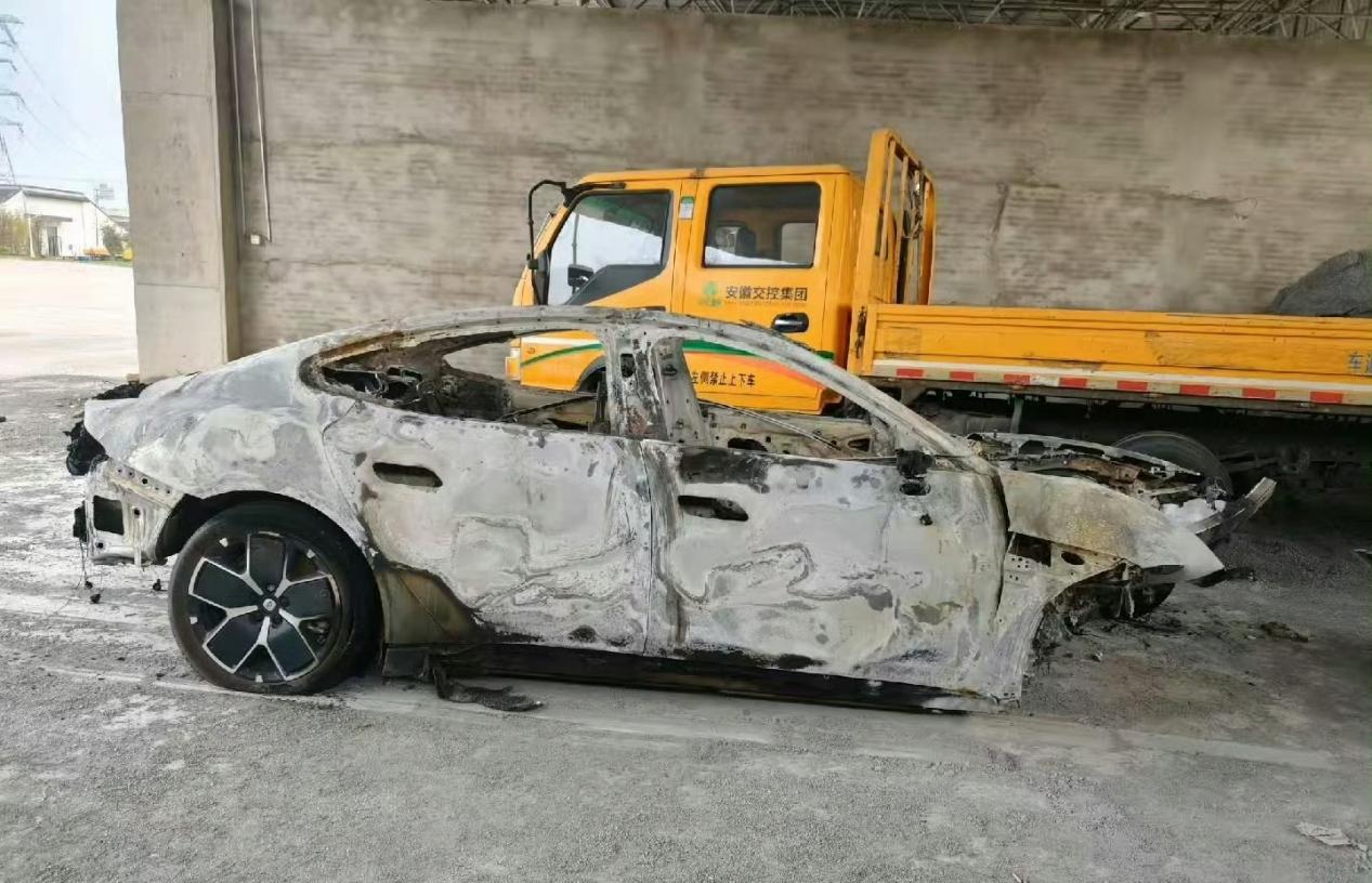 不只是市值蒸发1300亿，小米SU7事件引发的是对电车安全的质疑？