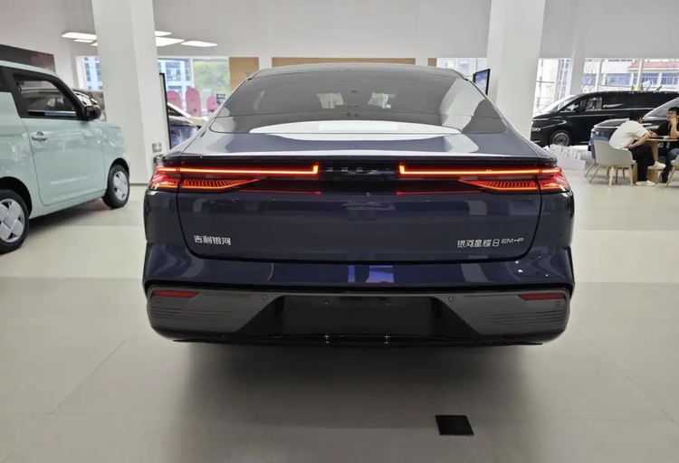 吉利银河星耀8将开启预售 定位中大型轿车/5月上市