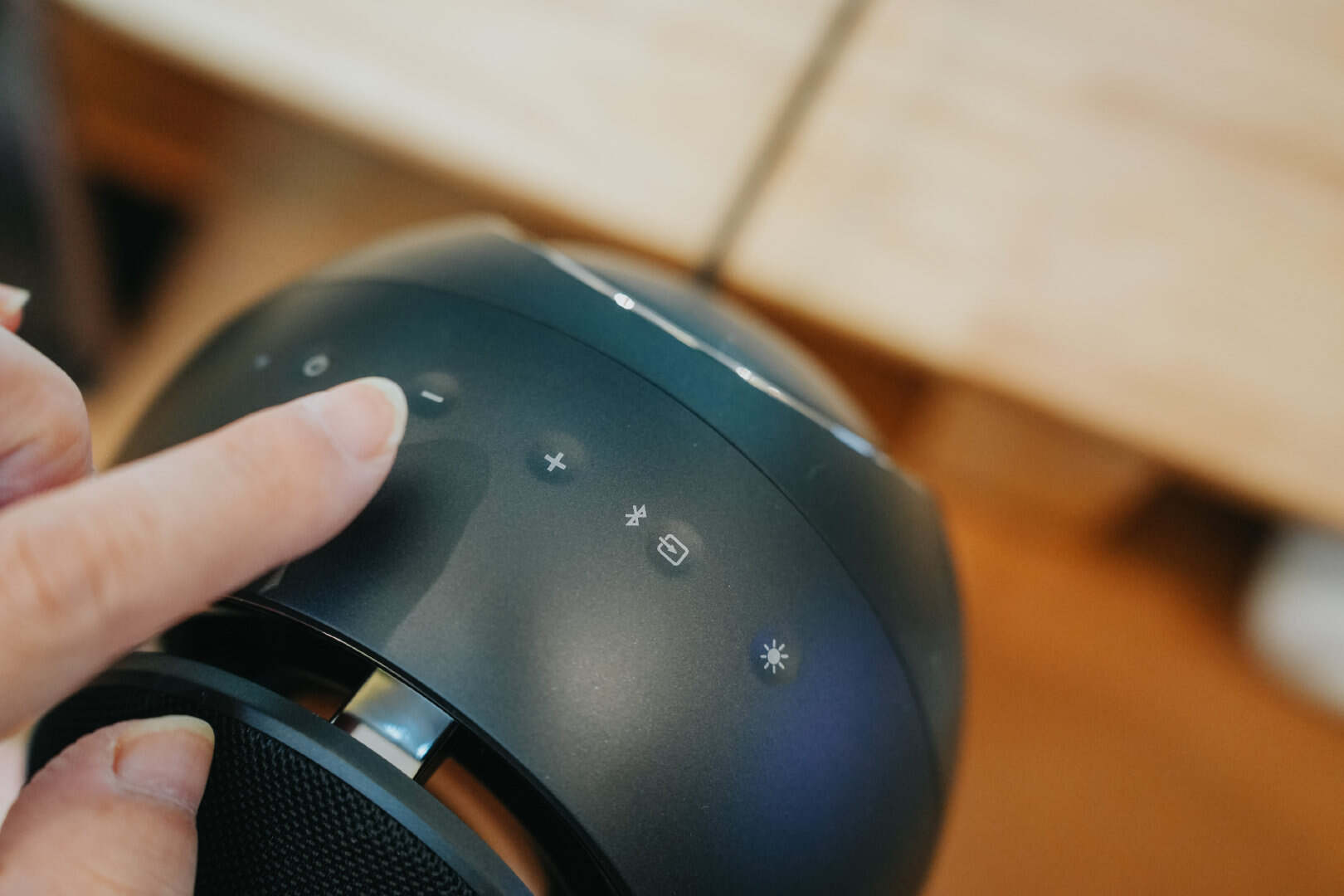 音质与美感结合，创新Pebble Nova桌面音响体验插图6