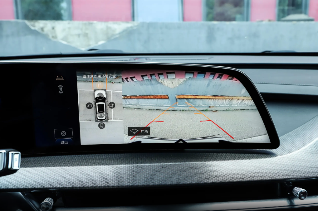 想买豪华SUV，新款凯迪拉克XT5值得一看，内外全面升级，标配2.0T插图6