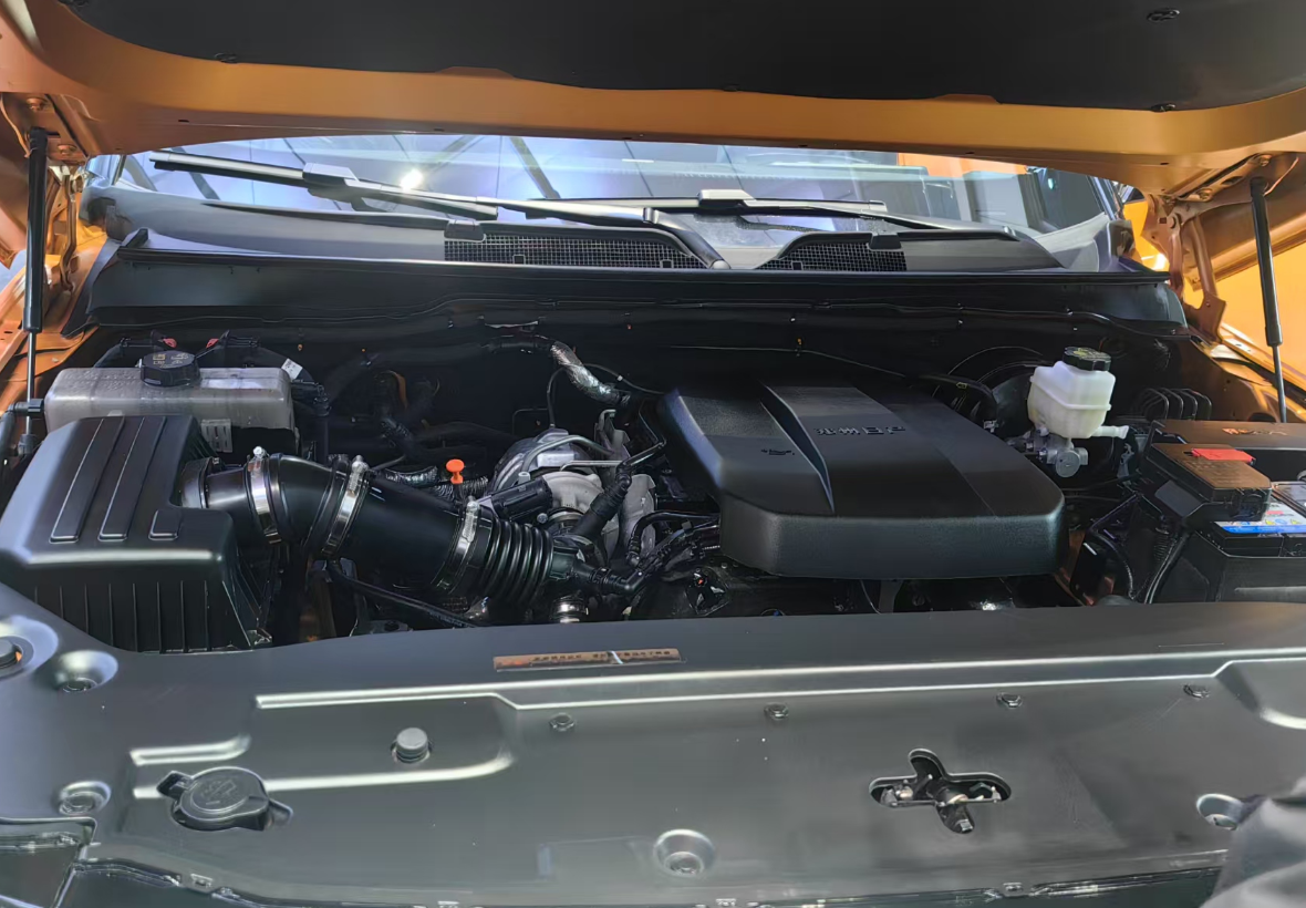 皮卡累销超150万的郑州日产，再推劲爆新品，预售价仅11.99万起！插图9