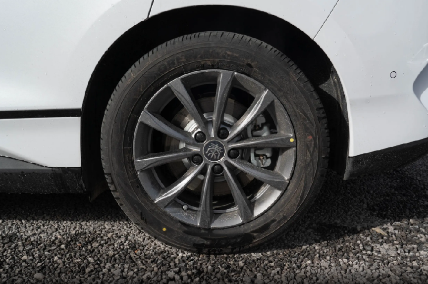 天神之眼C+加持，实惠的比亚迪秦L EV，高性价比引领新潮流插图4