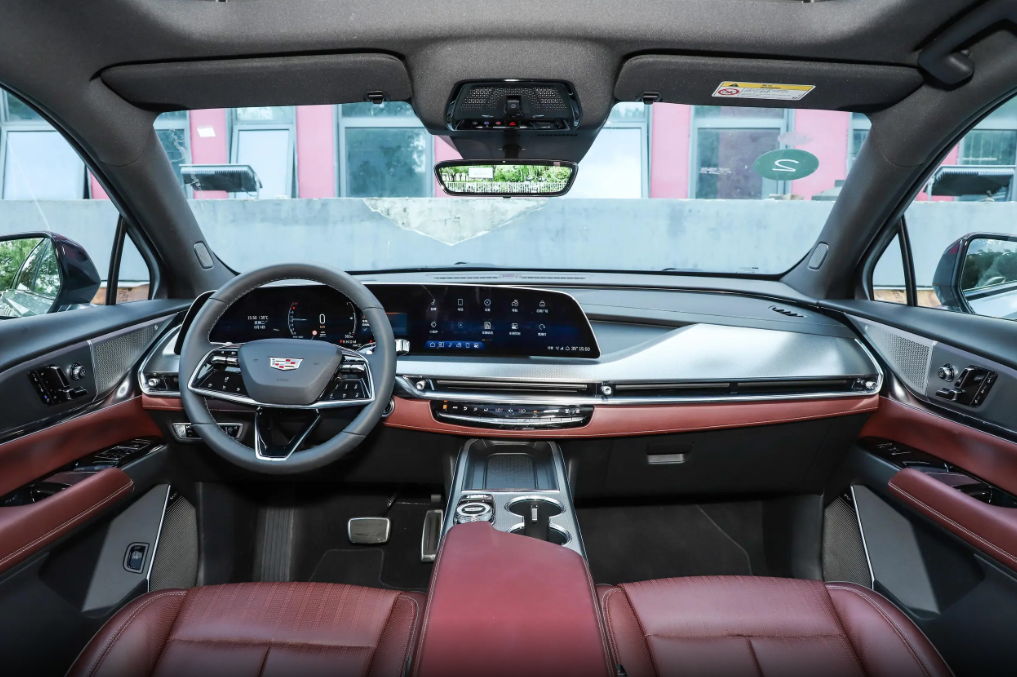 想买豪华SUV，新款凯迪拉克XT5值得一看，内外全面升级，标配2.0T插图5