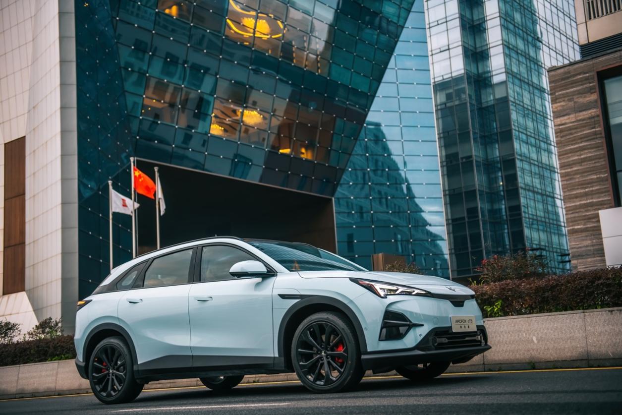 极狐汽车3月销量创新高， 13018位新车主明智之选插图1