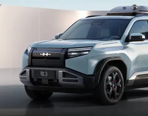 13.98万起 方程豹钛3开启预售 同级唯一电动开合前舱