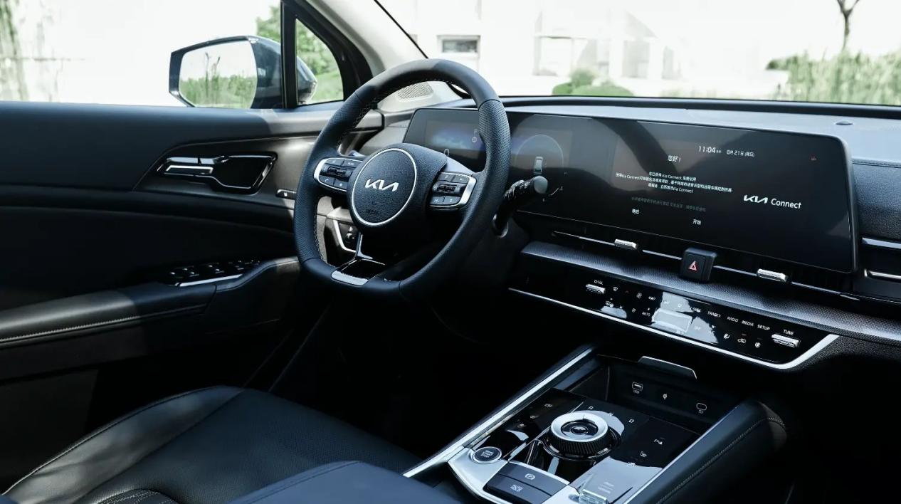 2025款起亚狮铂拓界将如何影响你的购车决策？别错过这次机遇！插图2