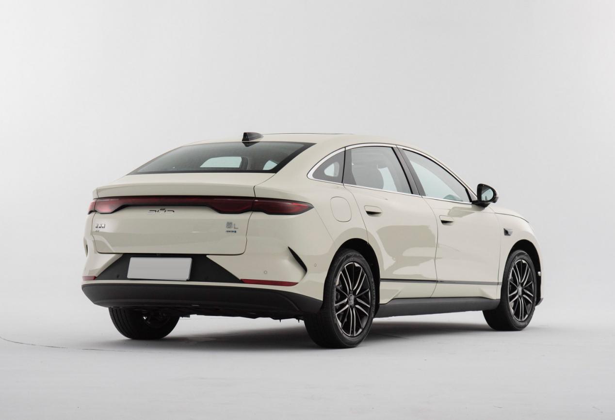 既要后驱激情，又要钱包友好？比亚迪秦L EV：这次，全都要！插图4