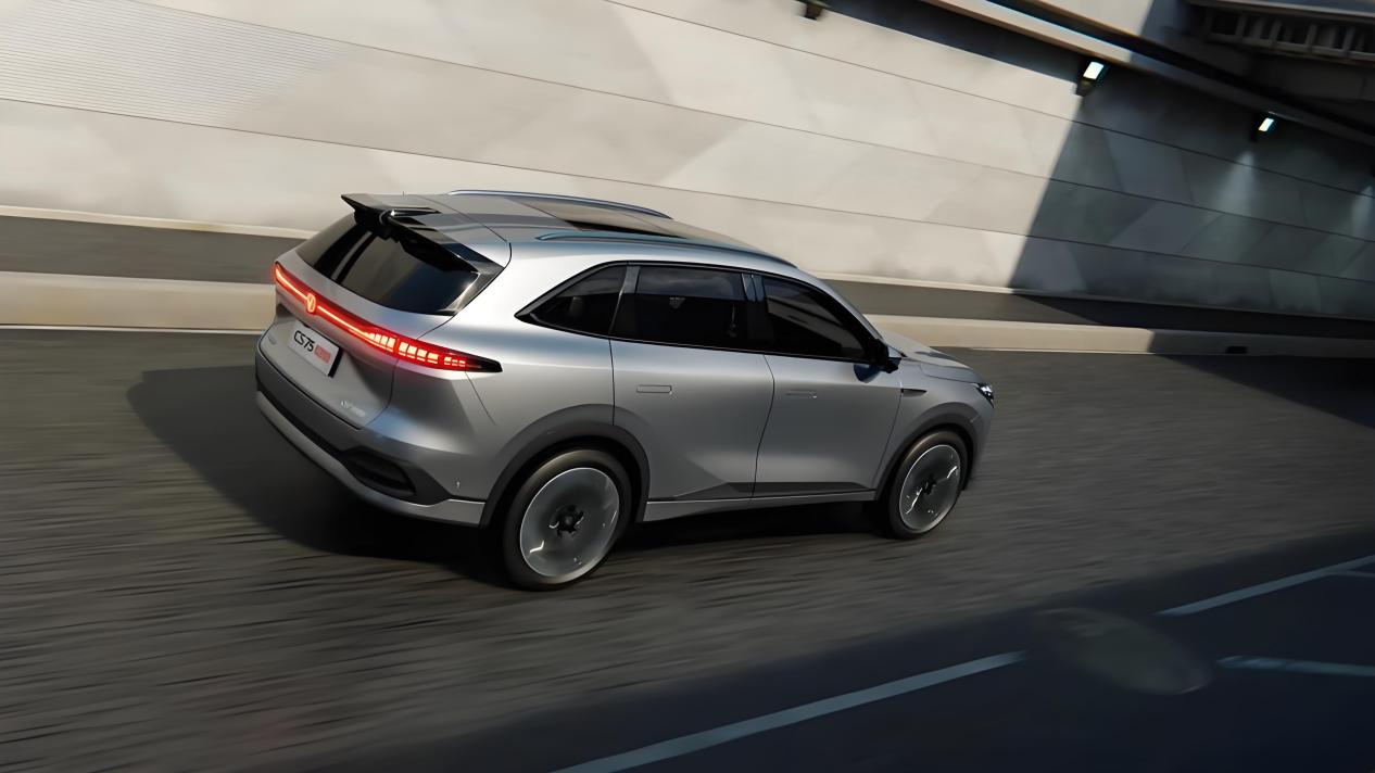 长安车机困局撕开国产智能化伤疤：朱华荣的短视代价谁来买单？