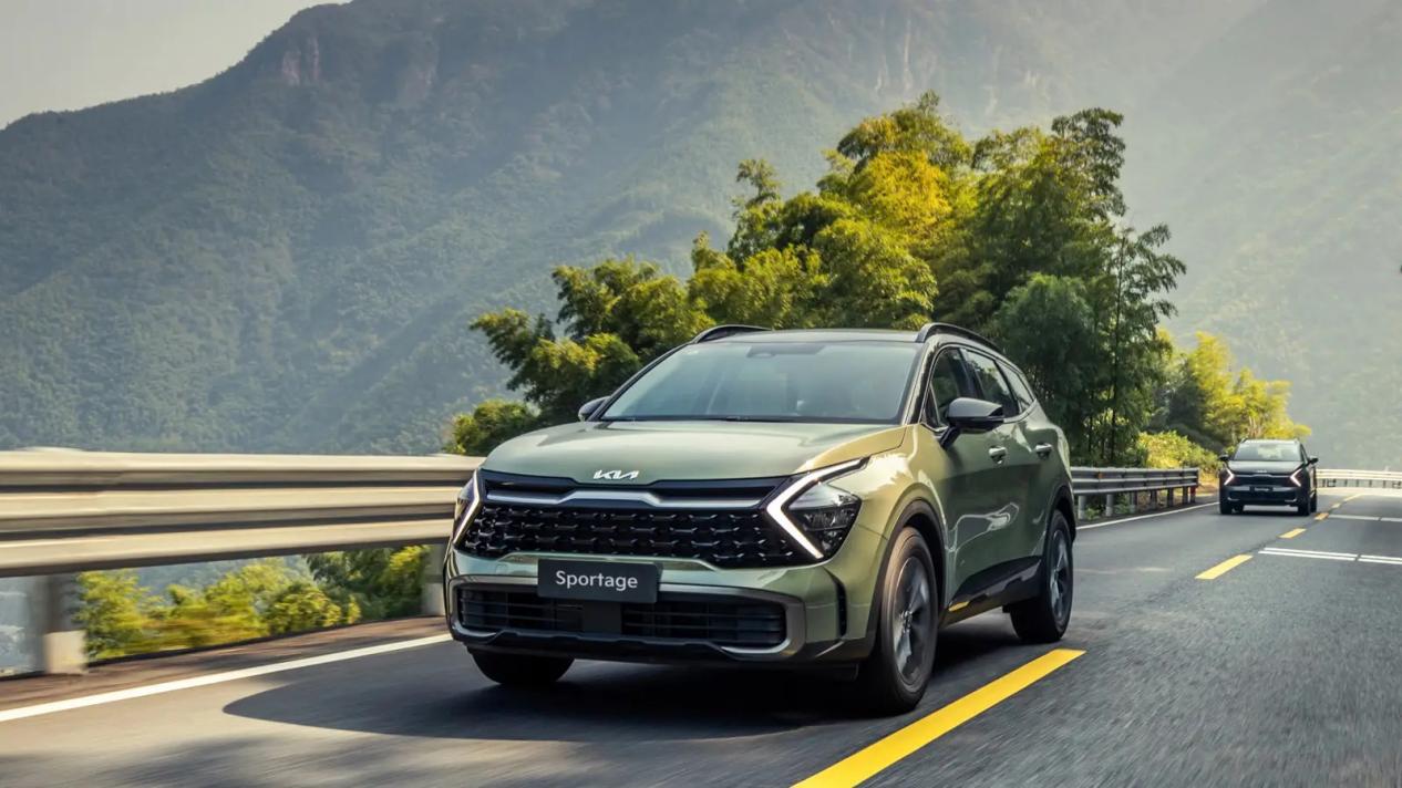 2025款起亚狮铂拓界将如何影响你的购车决策？别错过这次机遇！插图