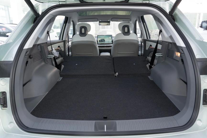 9.79万起，奔腾悦意03正式上市，还看比亚迪元PLUS吗？插图4