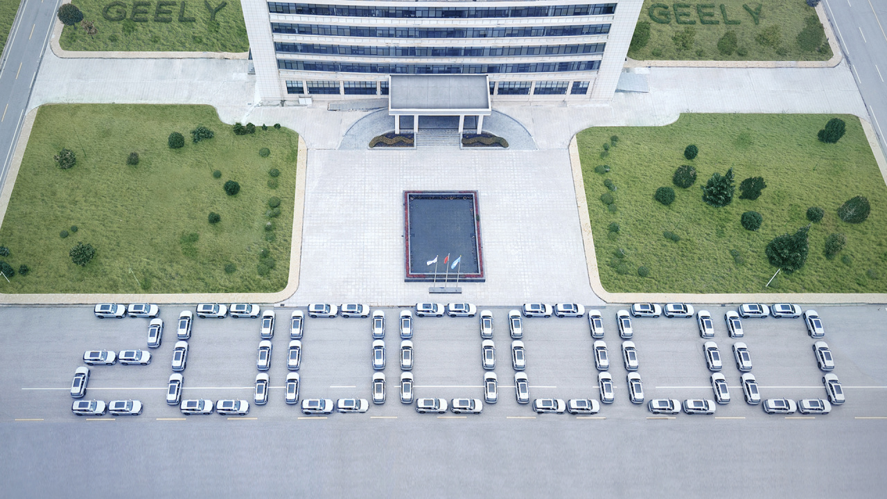 第四代博越L外观首次曝光，九年四次迭代开启燃油车中式美学设计新时代插图