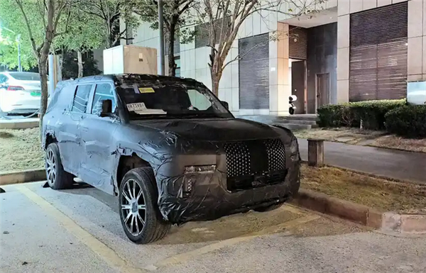 比亚迪仰望U8加长版谍照曝光：车长有望超过5.6米 采用三排座椅布局