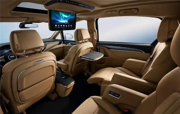 别克GL8陆尚官图发布：全系搭载“真龙”插混系统