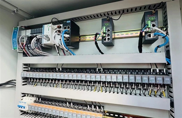 自主龙芯CPU变革传统农业！全国产的智慧草莓大棚