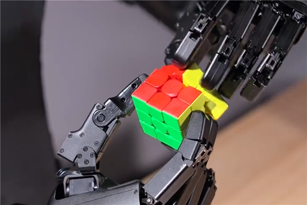 宇树科技发布Dex5灵巧手：单手20自由度 94个灵敏触点