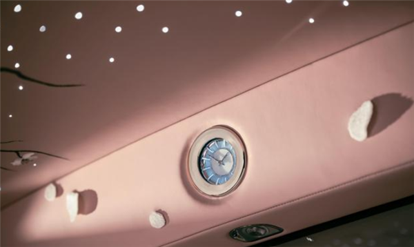 全球唯一!劳斯莱斯幻影定制版亮相:25万针绣出”樱花雨”插图5 全球唯一!劳斯莱斯幻影定制版亮相:25万针绣出”樱花雨”插图5