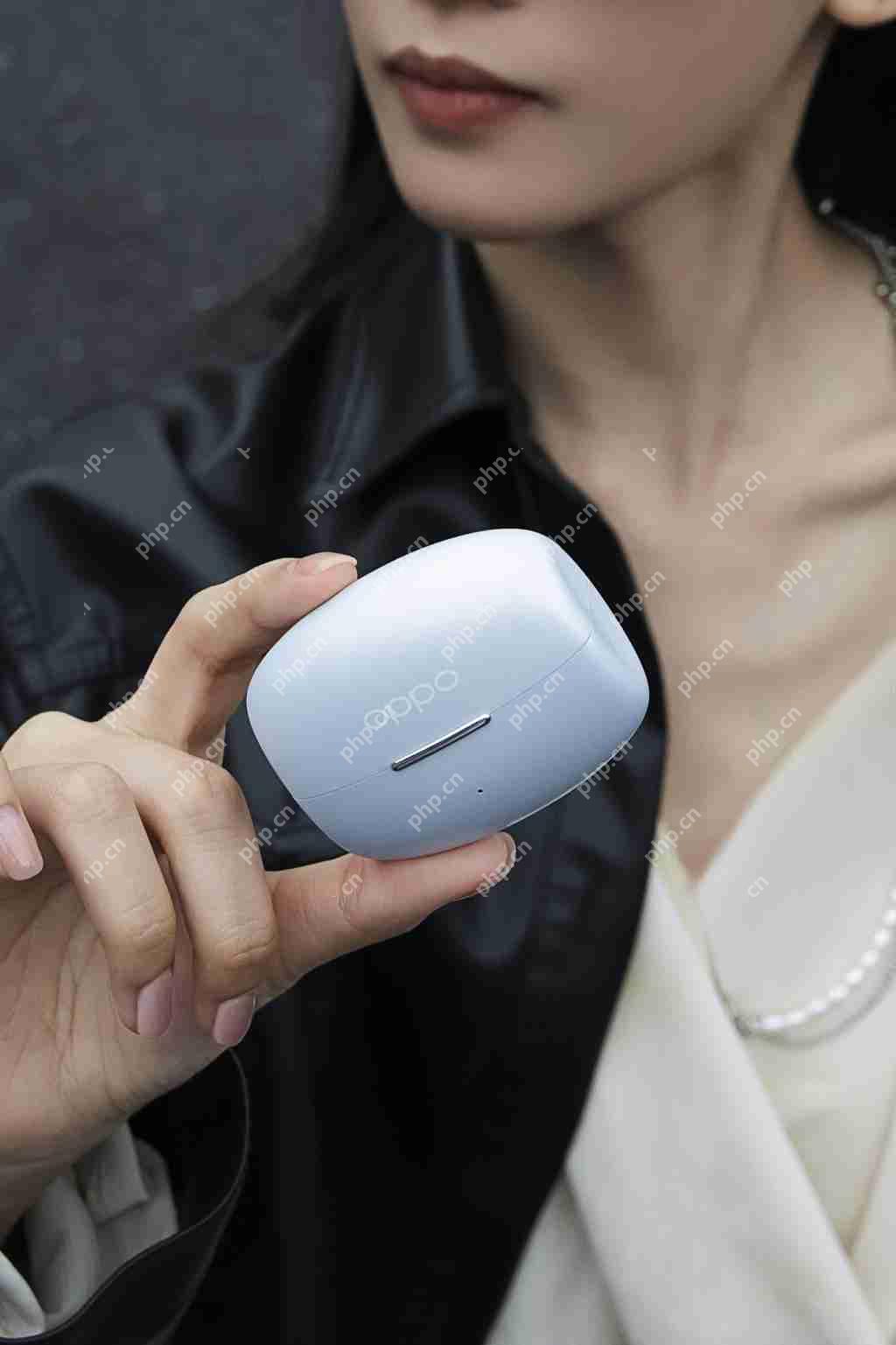 OPPO Enco Clip 珠光海图赏：轻盈科技美学入耳 