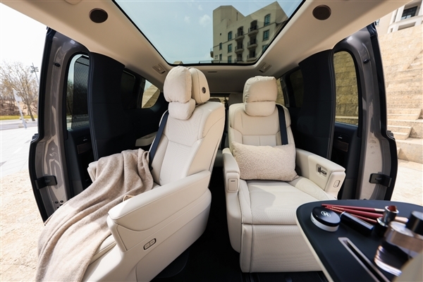 2.98万 老款理想MEGA二排座椅升级方案出炉：秒变Home版