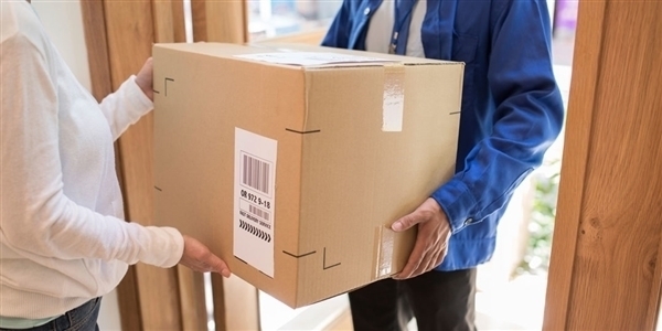 沈阳集体退裙子学校与店铺和解：承诺回收服装 承担相关费用