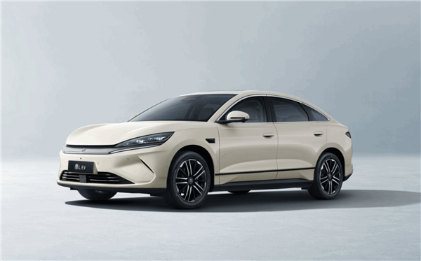 要买车的终于等到了！比亚迪大降价多家车企已跟进