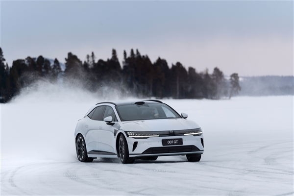 中国原创猎装车!极氪007GT第10000台量产车下线交付插图2 中国原创猎装车!极氪007GT第10000台量产车下线交付