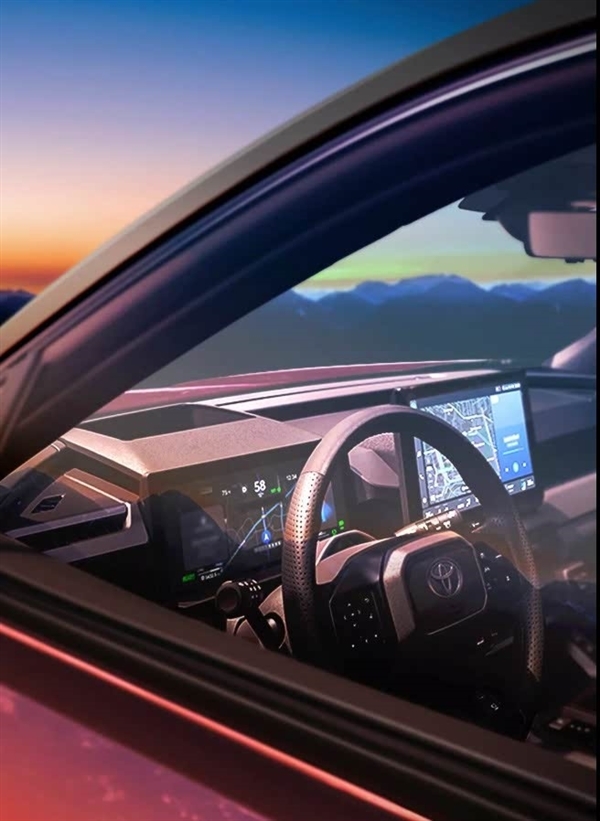 丰田畅销神车 全新RAV4细节官图曝光：新套件太帅