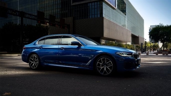 机舱存在起火隐患！超2.5万台宝马5系、X5宣布召回