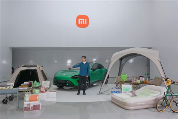 雷军展示小米YU7收纳能力：一地露营装备统统装进车里