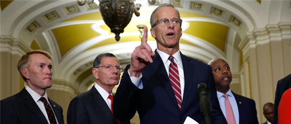 背刺马斯克!加州欲禁售燃油车:特朗普一纸政令否决插图3 加州欲禁售燃油车 特朗普直接否决!传统车企能源巨头拍手叫好