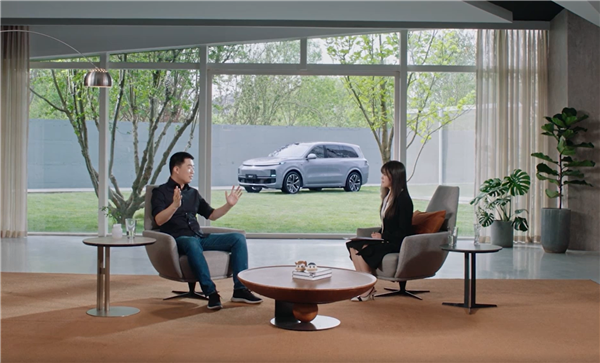 李想回应DeepSeek爆火时自己怎么过的春节：带孩子看了哪吒2