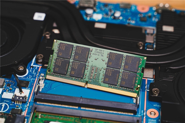 小白必看：笔记本如何升级内存和硬盘