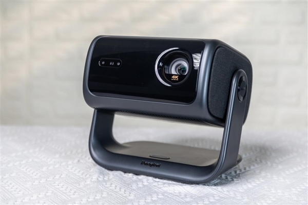 极米RS20Plus深度评测：对比当贝F7Pro看谁更强