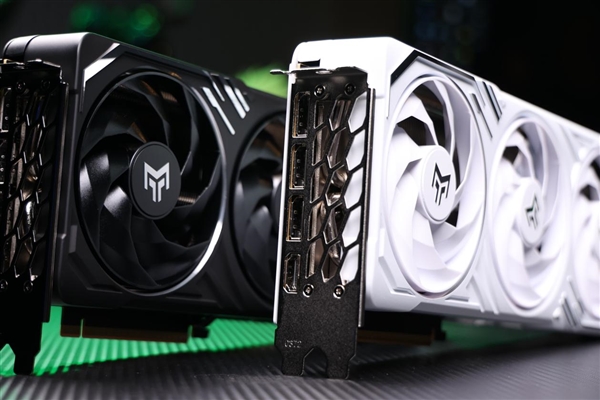 甜品新选择|影驰GeForce RTX  5060金属大师白金版OC 显卡评测