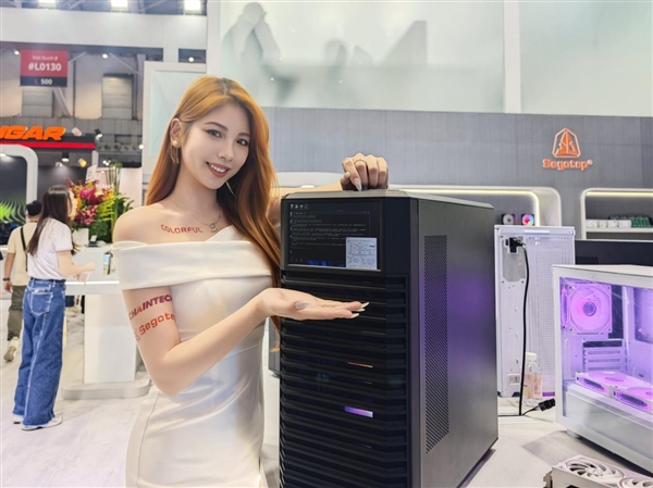 鑫谷机箱新品齐亮相：自带显示器的探云WS3 Ultra、还有首款手提ITX机箱