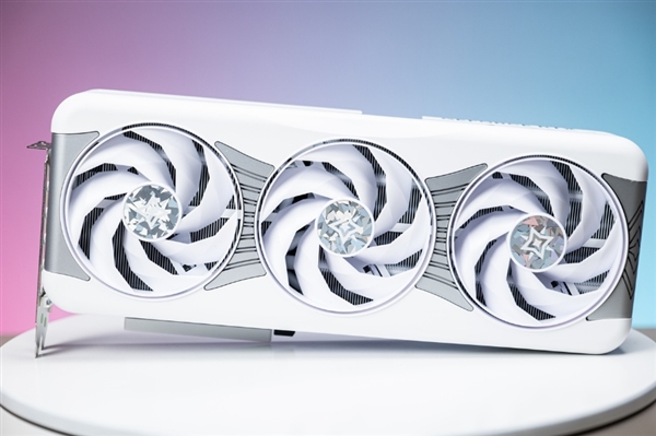 星镜界 放肆AI！影驰RTX 50系星曜显卡正式发售！