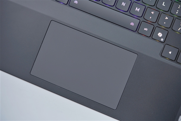 首次引入RGB 光效拉满！联想拯救者Y9000P 2025至尊版图赏