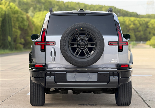 东风华为合作首款硬派越野！猛士M817官宣：号称“智野第一车”